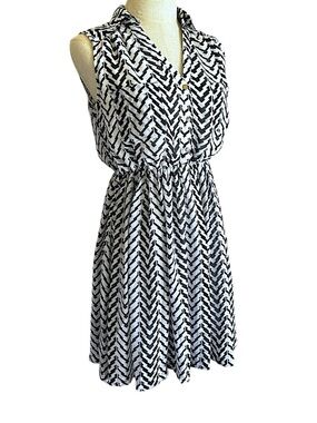 a'gaci Black & White Chevron Sleeveless Sheer Dress Lined